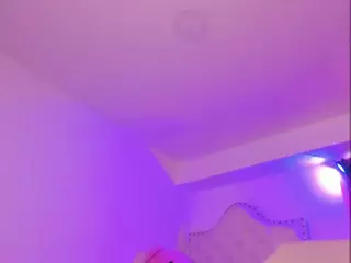 ginebra-ness's Live Sex Cam Show