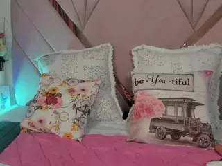 ginebra-ness's Live Sex Cam Show