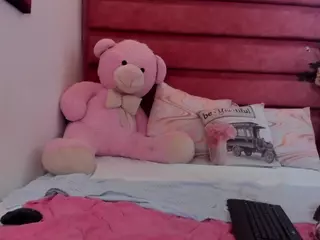 ginebra-ness's Live Sex Cam Show