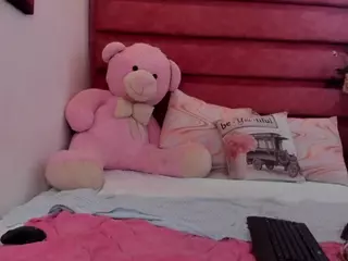 ginebra-ness's Live Sex Cam Show