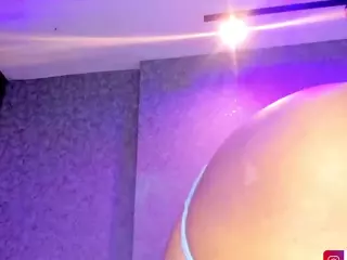 VanessaKalo's Live Sex Cam Show