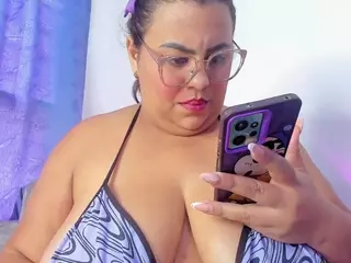 Nahia's Live Sex Cam Show