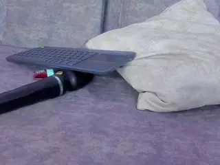 Nahia's Live Sex Cam Show
