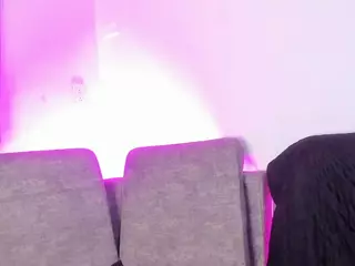 Nahia's Live Sex Cam Show