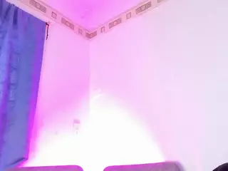 Nahia's Live Sex Cam Show