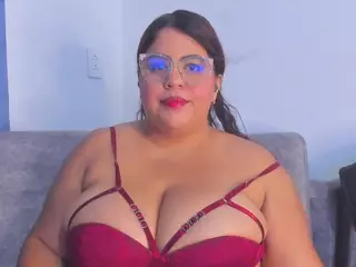 Nahia's Live Sex Cam Show