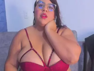 Nahia's Live Sex Cam Show