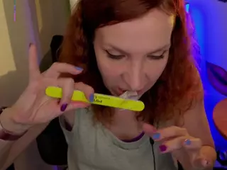 KatieJohanson's Live Sex Cam Show