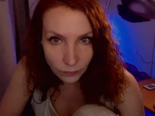 KatieJohanson's Live Sex Cam Show