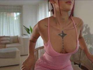 Live cam show with YourCarolinaaa