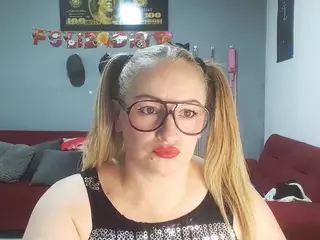 emperatrizmessy's Live Sex Cam Show