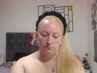 Live cam show with emperatrizmessy - Mature on WildCum
