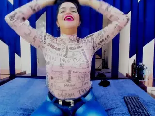 ivanna18's Live Sex Cam Show