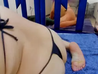 ivanna18's Live Sex Cam Show