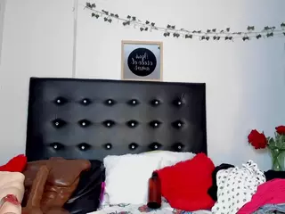 Leonora's Live Sex Cam Show