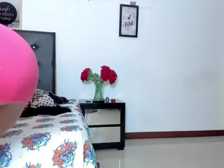 Leonora's Live Sex Cam Show