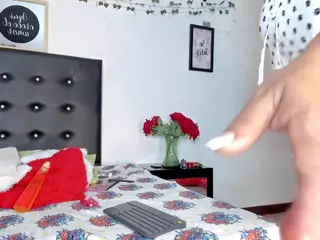 Leonora's Live Sex Cam Show