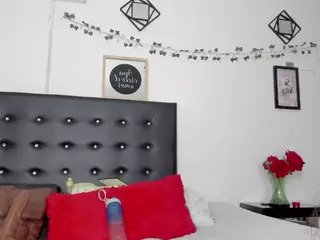 Leonora's Live Sex Cam Show