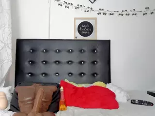 Leonora's Live Sex Cam Show