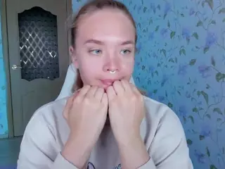 Evelina-Darliing's Live Sex Cam Show