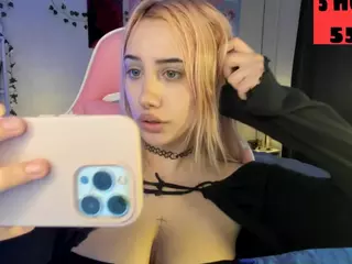 MoranaKit's Live Sex Cam Show