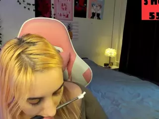 MoranaKit's Live Sex Cam Show