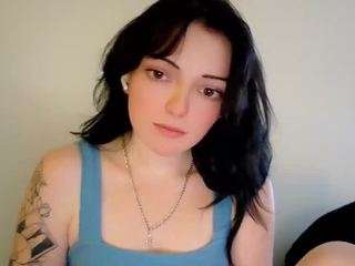 Live cam show with Pretty Audrey