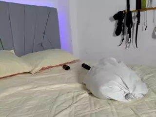 Francihot4's Live Sex Cam Show