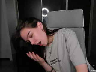 LaylaShineee's Live Sex Cam Show