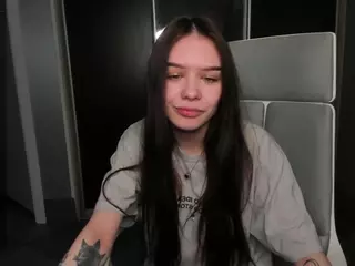 LaylaShineee's Live Sex Cam Show