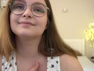 MagicPeachs's Live Sex Cam Show