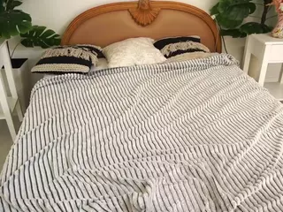 MagicPeachs's Live Sex Cam Show