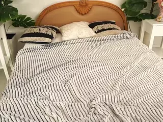 MagicPeachs's Live Sex Cam Show