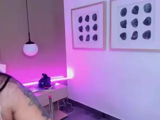 ValerieFerrer's Live Sex Cam Show