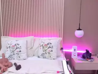 ValerieFerrer's Live Sex Cam Show