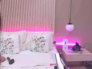 ValerieFerrer's Live Sex Cam Show