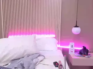 ValerieFerrer's Live Sex Cam Show