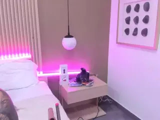 ValerieFerrer's Live Sex Cam Show