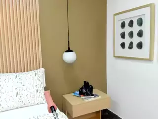 ValerieFerrer's Live Sex Cam Show