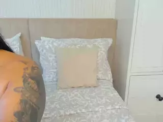 ValerieFerrer's Live Sex Cam Show