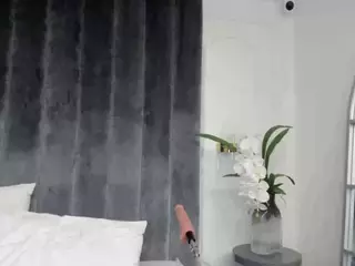 ValerieFerrer's Live Sex Cam Show