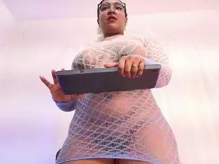 esmeralda-bigbotty's Live Sex Cam Show