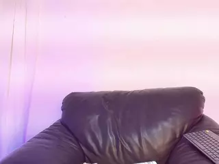 esmeralda-bigbotty's Live Sex Cam Show