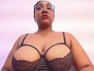 esmeralda-bigbotty's Live Sex Cam Show