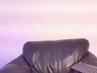 esmeralda-bigbotty's Live Sex Cam Show