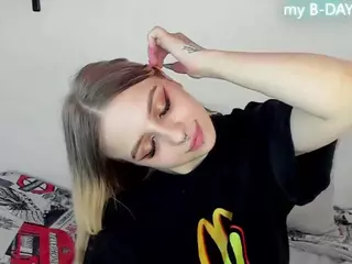 Alice-Halle's Live Sex Cam Show