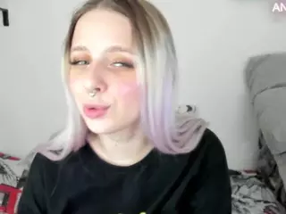 Alice-Halle's Live Sex Cam Show