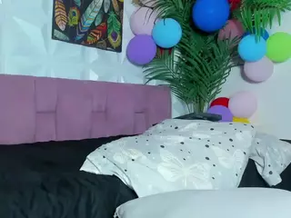 Hellen-Sky's Live Sex Cam Show