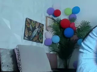 Hellen-Sky's Live Sex Cam Show