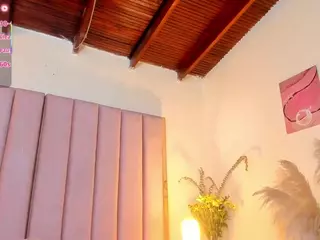 nicolle-hall18's Live Sex Cam Show